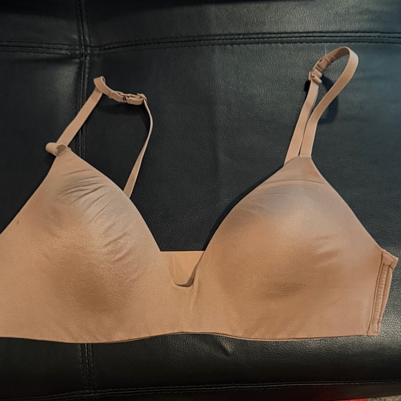 Skims wireless Bra. SZ 38A - Picture 1 of 4